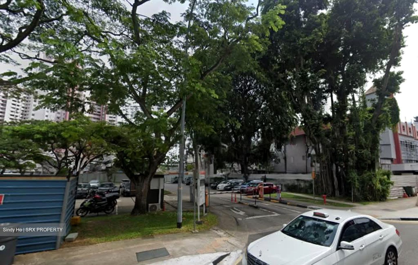 Mackenzie Road (D9), Retail #552507121
